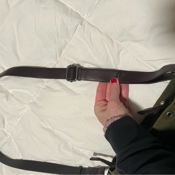 TREASURE & BOND Olive Green Canvas/ Brown Leather Messenger Crossbody Bag - Picture 7 of 9